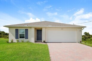 3020 64th St W in Lehigh Acres, FL - Building Photo