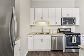 71 France in Edina, MN - Building Photo - Building Photo