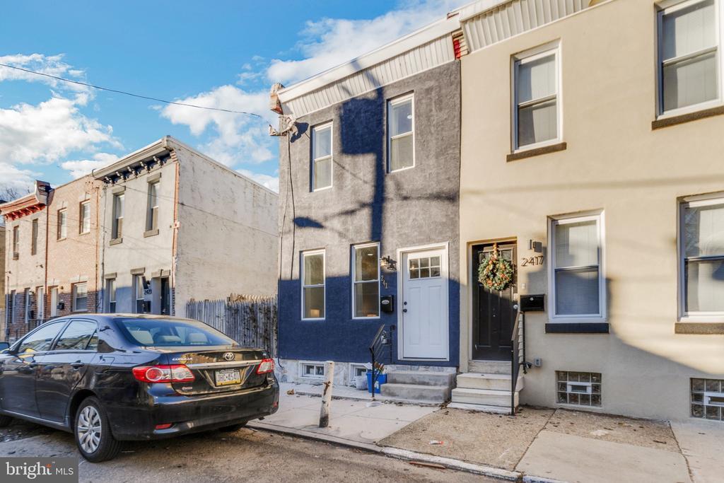 2419 W Seybert St in Philadelphia, PA - Building Photo