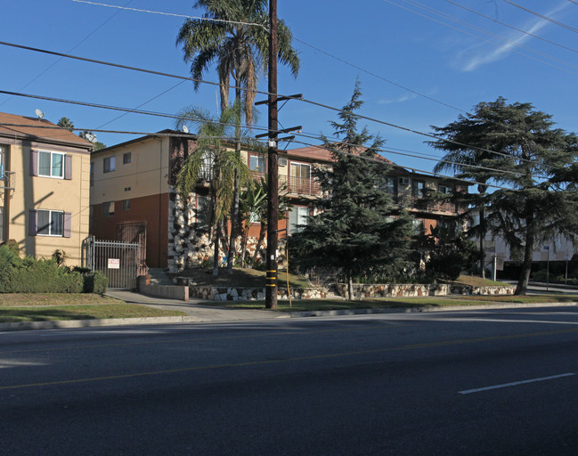 Los Feliz garden apartments