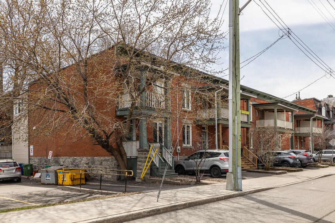 166 Gladstone Av in Ottawa, ON - Building Photo
