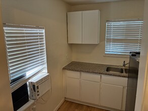 3731 Jasmine St in Sacramento, CA - Building Photo - Building Photo