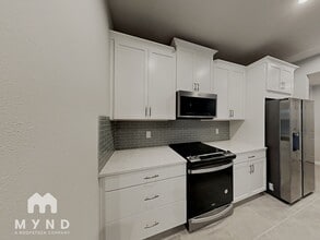 2431 Arbor Wind Dr in Lutz, FL - Building Photo - Building Photo