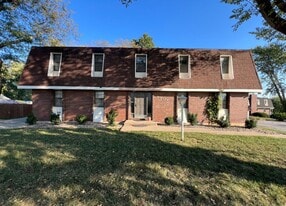 8804 Kaill Rd in Pleasant Valley, MO - Building Photo