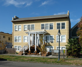 Thornburg Apartments in Tacoma, WA - Building Photo - Building Photo