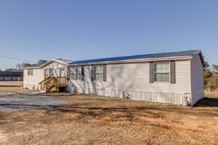 9427 Syble Dr in Bastrop, LA - Building Photo