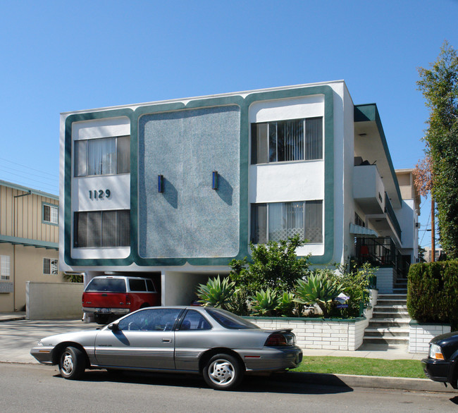 1129 S Oakhurst Dr in Los Angeles, CA - Building Photo - Building Photo