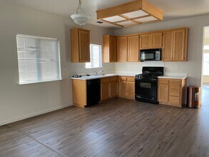 1683 Shay Way in Yuba City, CA - Building Photo - Building Photo