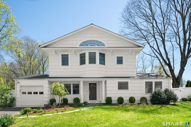 11 Guyer Rd in Westport, CT - Building Photo - Building Photo