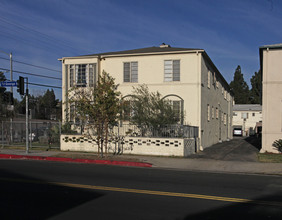 3000 Griffith Park Blvd in Los Angeles, CA - Building Photo - Building Photo