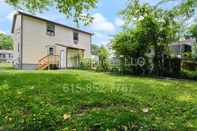 5505 Eulala Dr in Nashville, TN - Foto de edificio - Building Photo