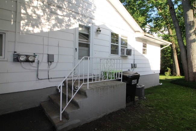 403 Jewell Dr, Unit Apt