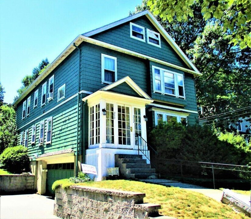 240 Tremont St, Unit 240 in Newton, MA - Foto de edificio