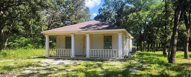 property at 1628 Shawnee Cir