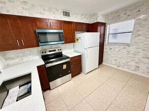 3355 Jaywood Terrace, Unit J111 in Boca Raton, FL - Building Photo - Building Photo