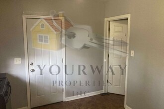 883 Brown Rd in Irondequoit, NY - Building Photo - Building Photo