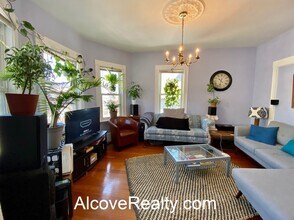 95 Belmont St, Unit 2 in Somerville, MA - Foto de edificio - Building Photo