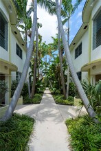 1007 Bay Dr in Miami Beach, FL - Building Photo - Building Photo