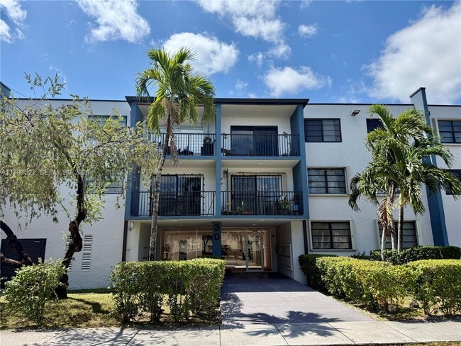 property at 30 E 39th St