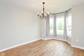241 E Fall Creek Pkwy S Dr in Indianapolis, IN - Building Photo - Building Photo