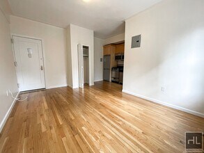WEST 13 STREET in New York, NY - Building Photo - Building Photo