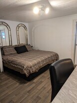 9838 Lake Dr in Weeki Wachee, FL - Building Photo