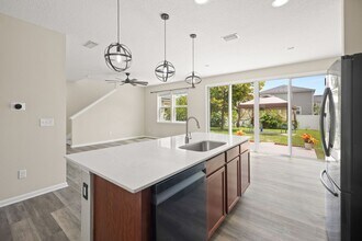 6655 Azalea Park Rd in Jacksonville, FL - Foto de edificio - Building Photo