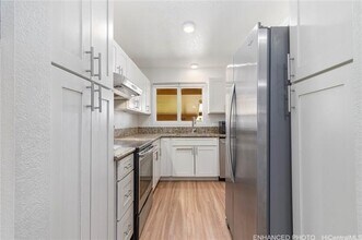 98-852-852 Noelani St in Pearl City, HI - Building Photo - Building Photo
