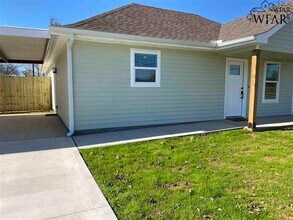 1014 Bishop Rd in Burkburnett, TX - Building Photo - Building Photo