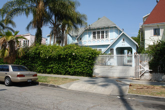 810 S Kenmore Ave in Los Angeles, CA - Building Photo - Building Photo