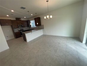 2746 Sanctuary Dr in Clermont, FL - Foto de edificio - Building Photo