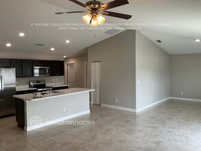 566 Oldenberg St SW in Palm Bay, FL - Building Photo - Building Photo