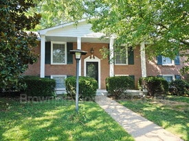 927 Neuhoff Ln in Nashville, TN - Building Photo