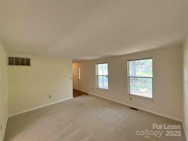 6616 Wannamaker Ln in Charlotte, NC - Foto de edificio - Building Photo
