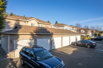 Emerald Gardens in Everett, WA - Building Photo - Building Photo