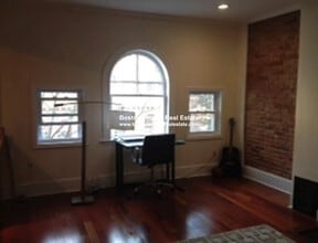 45 Hemenway St, Unit 2 in Boston, MA - Building Photo - Building Photo