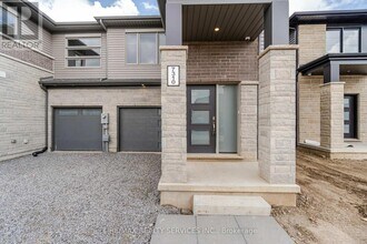 7310 Marvel Dr in Niagara Falls, ON - Building Photo - Building Photo