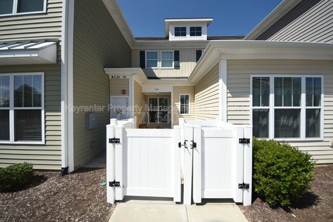 504 Fishers Ct in Hampton, VA - Building Photo - Building Photo