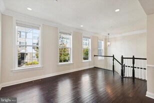 204 Jackdaw Aly in Media, PA - Building Photo