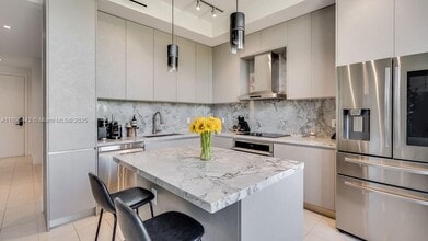 1030 15th St in Miami Beach, FL - Building Photo - Building Photo