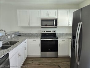 7001 San Benito Dr in Sebring, FL - Building Photo - Building Photo