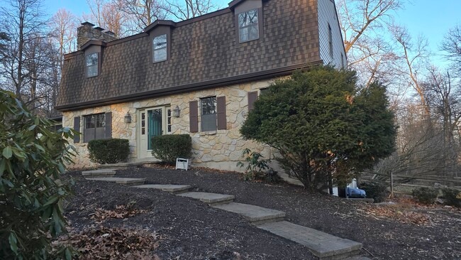 176 Primrose Dr in Hershey, PA - Building Photo - Building Photo