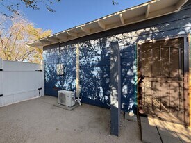 442 Lightcap St in Lancaster, CA - Building Photo