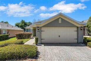 133 Sedonia Ct in Davenport, FL - Building Photo
