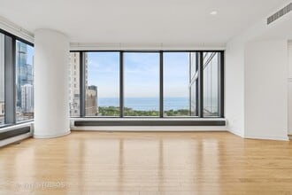 60 E Monroe St in Chicago, IL - Building Photo - Building Photo