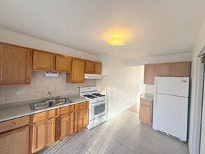1309 S Sir Galahad Ln in Mount Prospect, IL - Building Photo - Building Photo