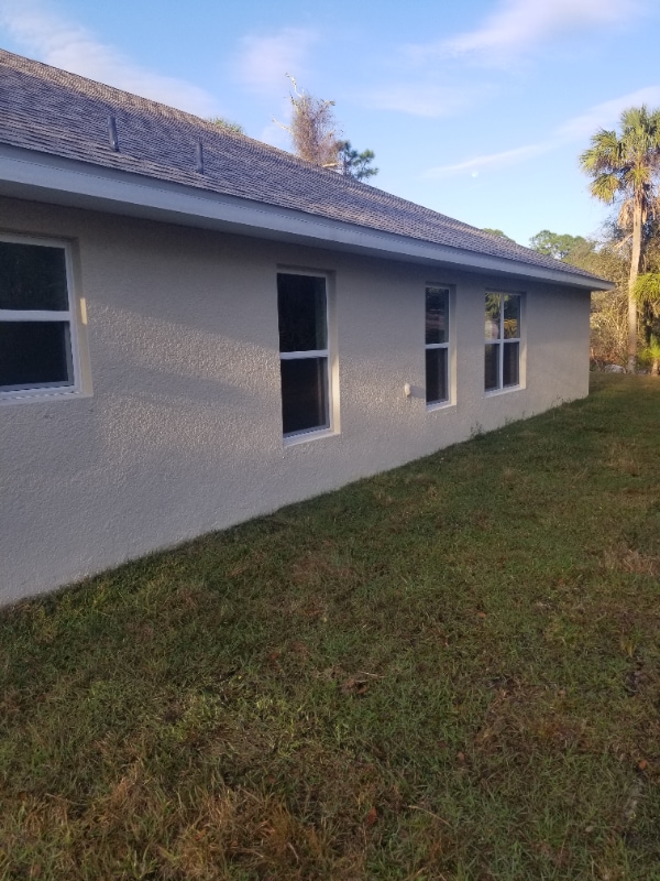2043 Ananas Rd in North Port, FL - Foto de edificio - Building Photo