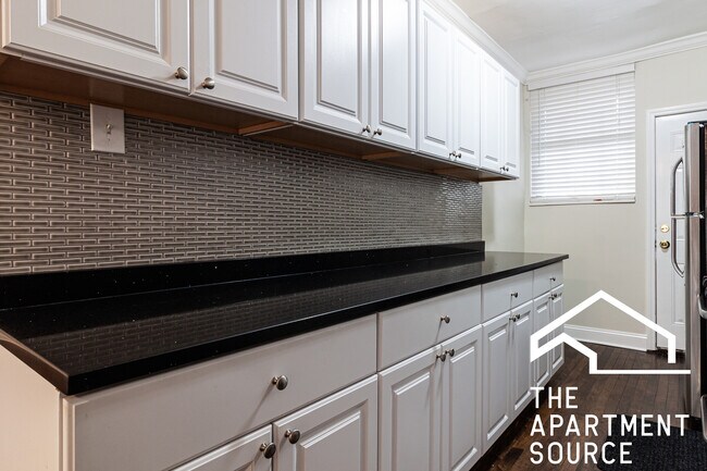 732 W Roscoe St, Unit 1N in Chicago, IL - Foto de edificio - Building Photo