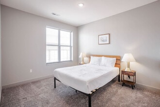 121 E Freedom Way in Cincinnati, OH - Building Photo - Building Photo