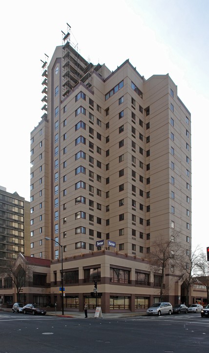 Riverview Plaza in Sacramento, CA - Building Photo